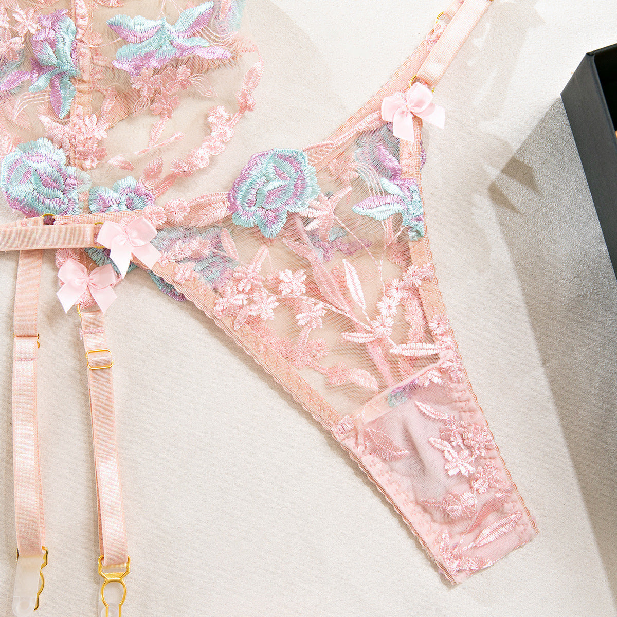 Size L Pink Elegant Floral Embroidered Sheer 5-Piece Lingerie Set - Bra, Thong, Garter Belt, Choker & Thigh Straps